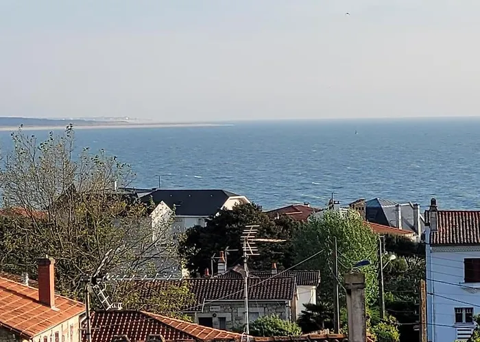 Appt Pontaillac Vue Ocean Apartamento *